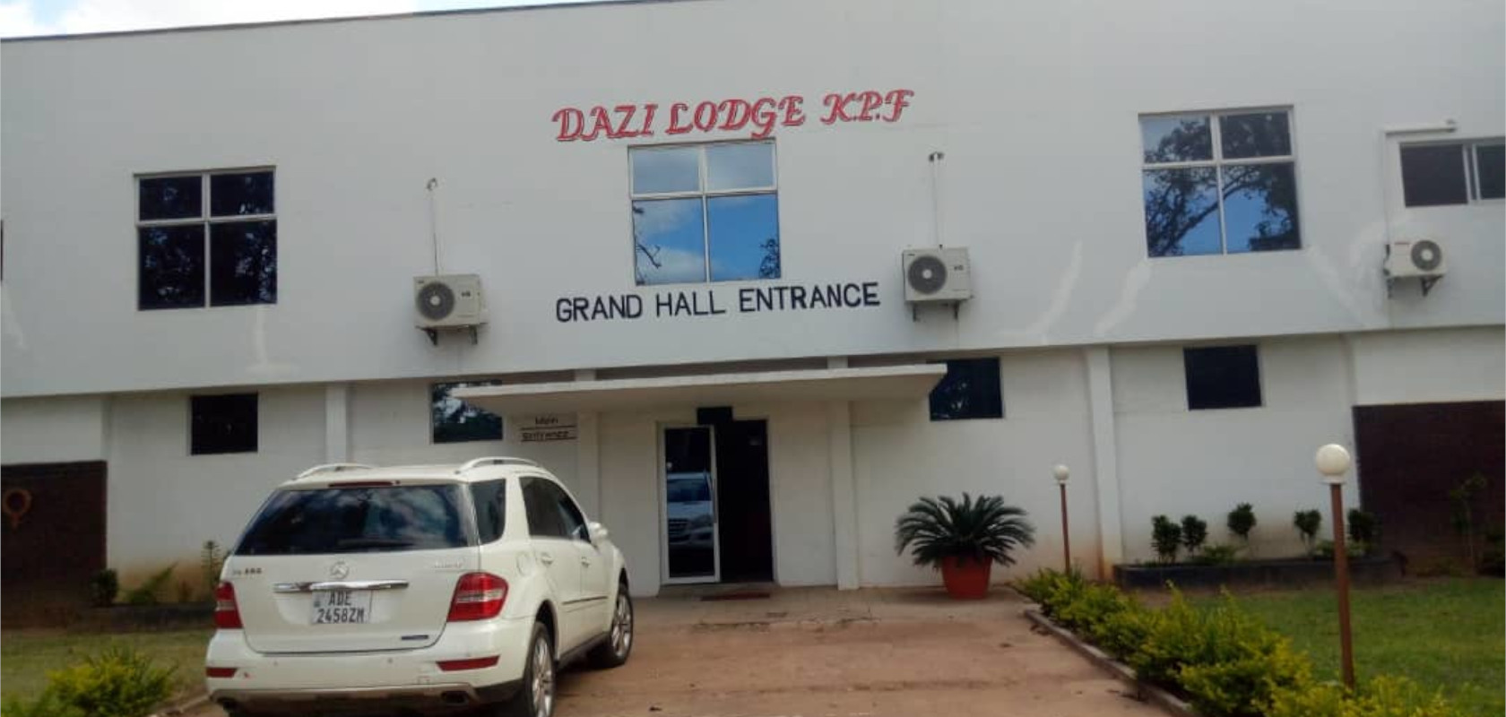Dazi Lodge Entrance